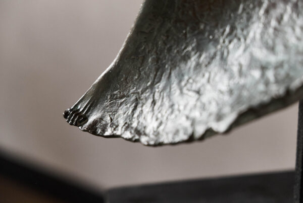 Eugeniusz Sawczyn – Farewell, sculpture | Sztuka Obecna Foundation – Art rental